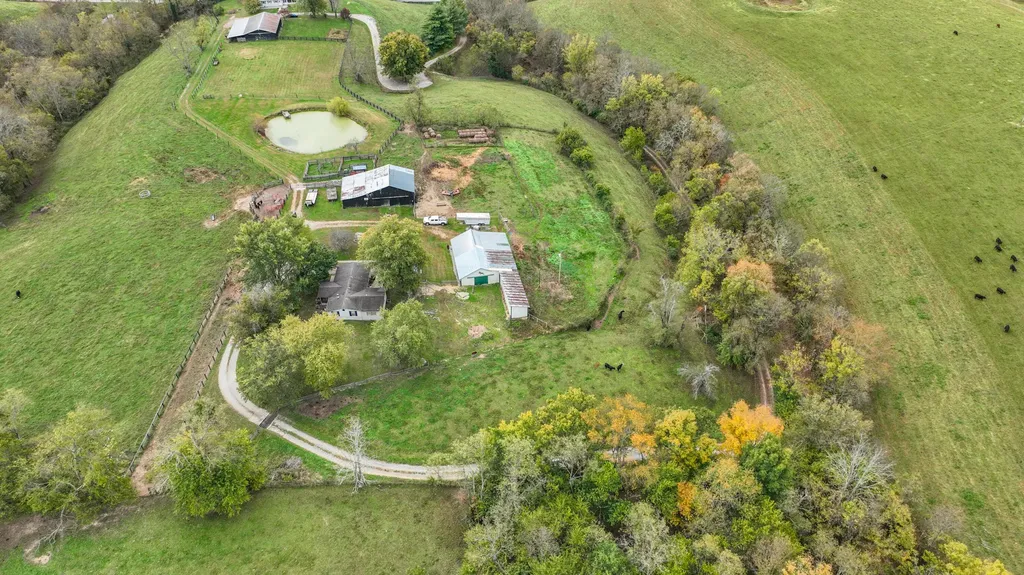 7805 State Highway 1295 Paint Lick KY 40461
