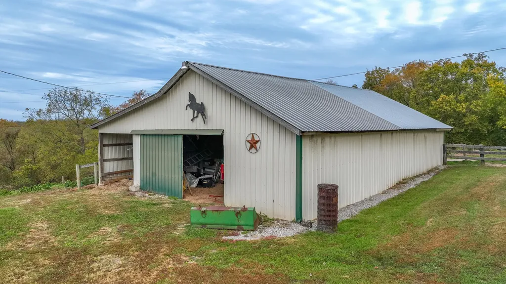 7805 State Highway 1295 Paint Lick KY 40461