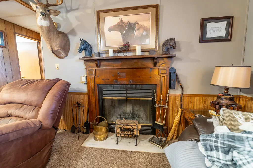 7805 State Highway 1295 Paint Lick KY 40461