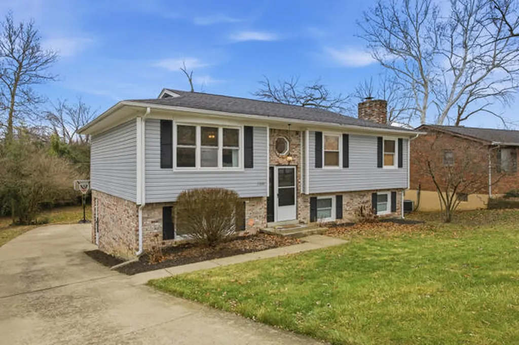 2808 Easthills Drive Lexington KY 40517
