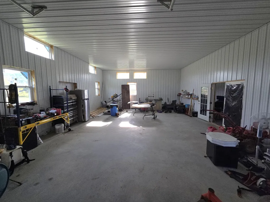 5525 Garland Hollow Road Means KY 40346