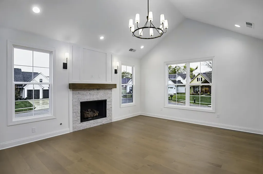 712 Azalea Lane Versailles KY 40383