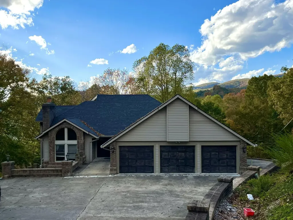1100 Coldiron Heights Harlan KY 40831