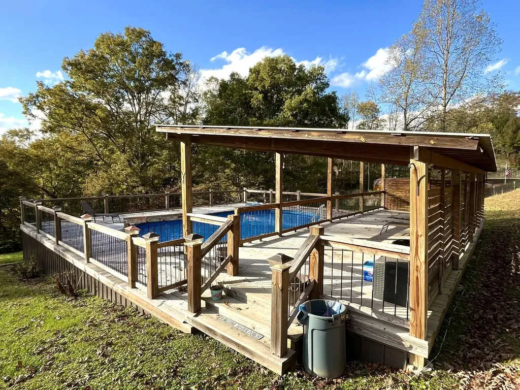 1100 Coldiron Heights Harlan KY 40831