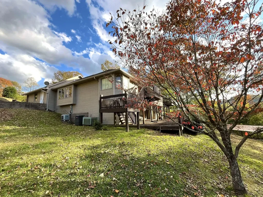 1100 Coldiron Heights Harlan KY 40831