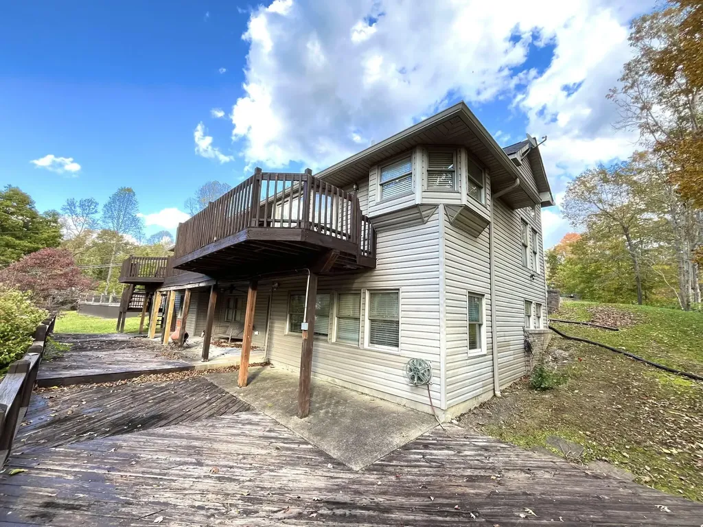 1100 Coldiron Heights Harlan KY 40831