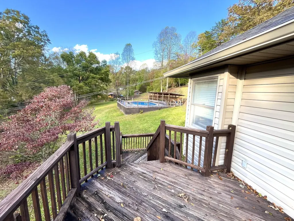 1100 Coldiron Heights Harlan KY 40831