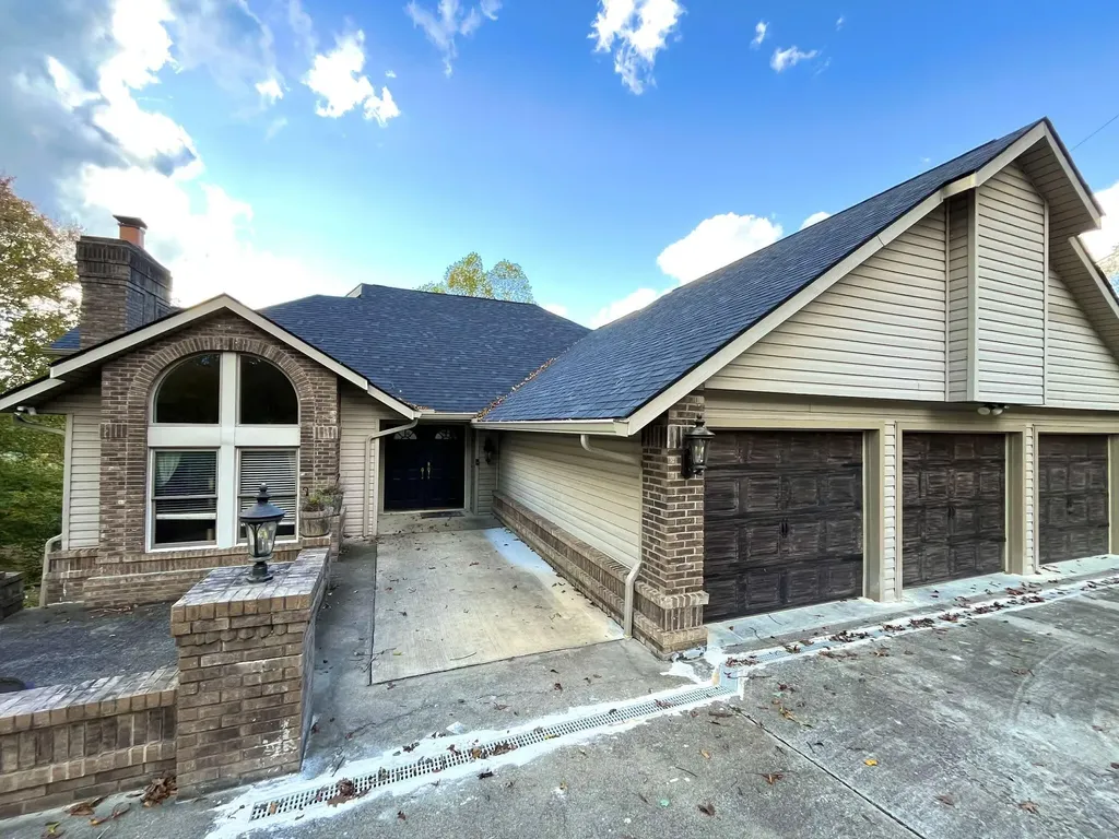 1100 Coldiron Heights Harlan KY 40831