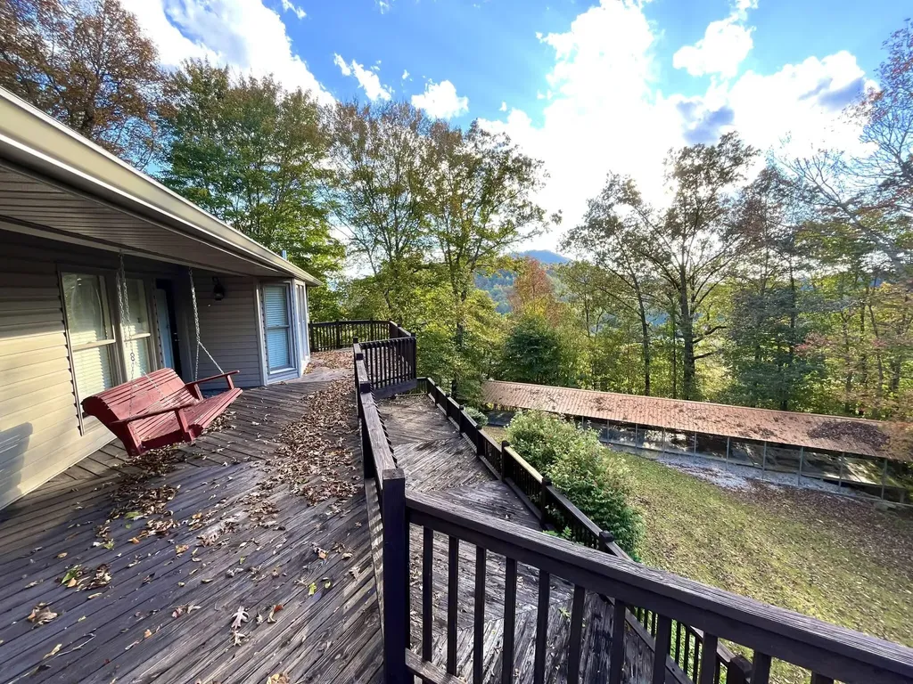 1100 Coldiron Heights Harlan KY 40831