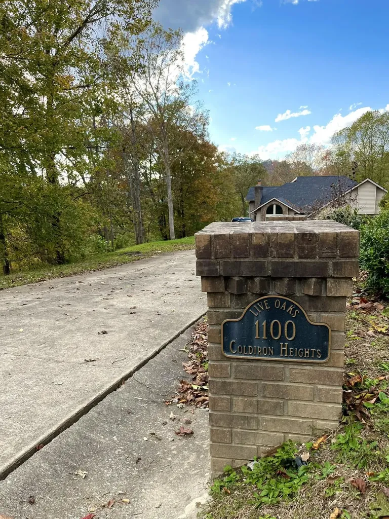 1100 Coldiron Heights Harlan KY 40831