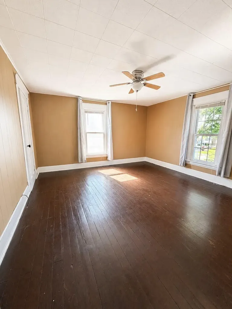 127 Mills Avenue Flemingsburg KY 41041