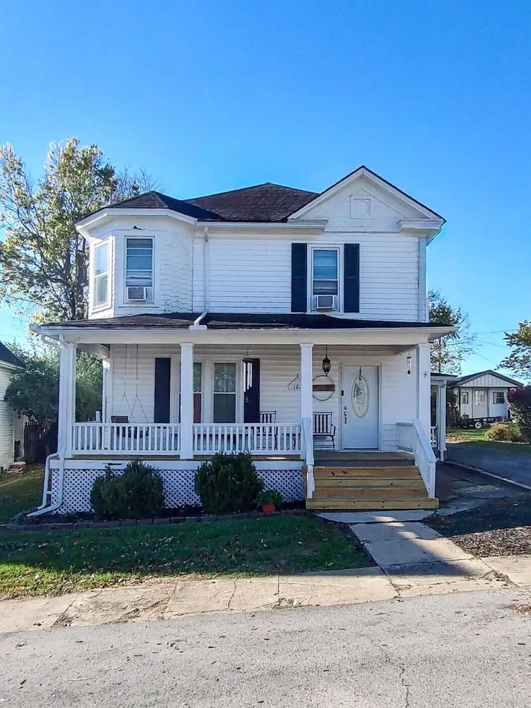 127 Mills Avenue Flemingsburg KY 41041