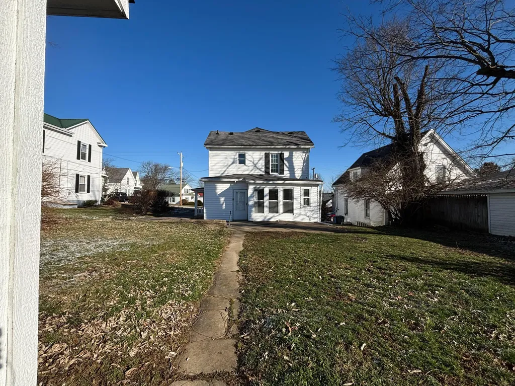 127 Mills Avenue Flemingsburg KY 41041