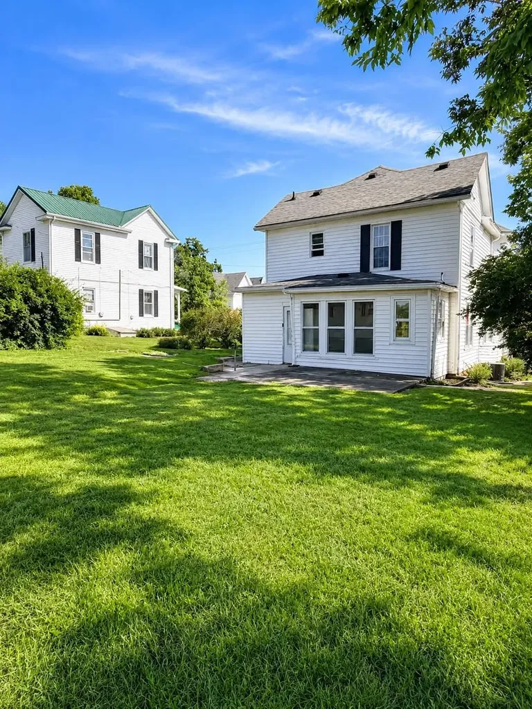 127 Mills Avenue Flemingsburg KY 41041