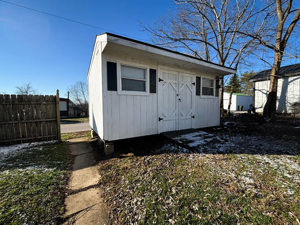 127 Mills Avenue Flemingsburg KY 41041