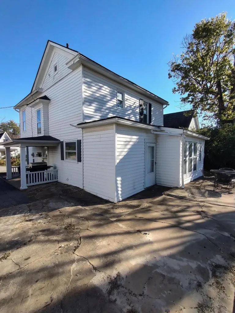127 Mills Avenue Flemingsburg KY 41041