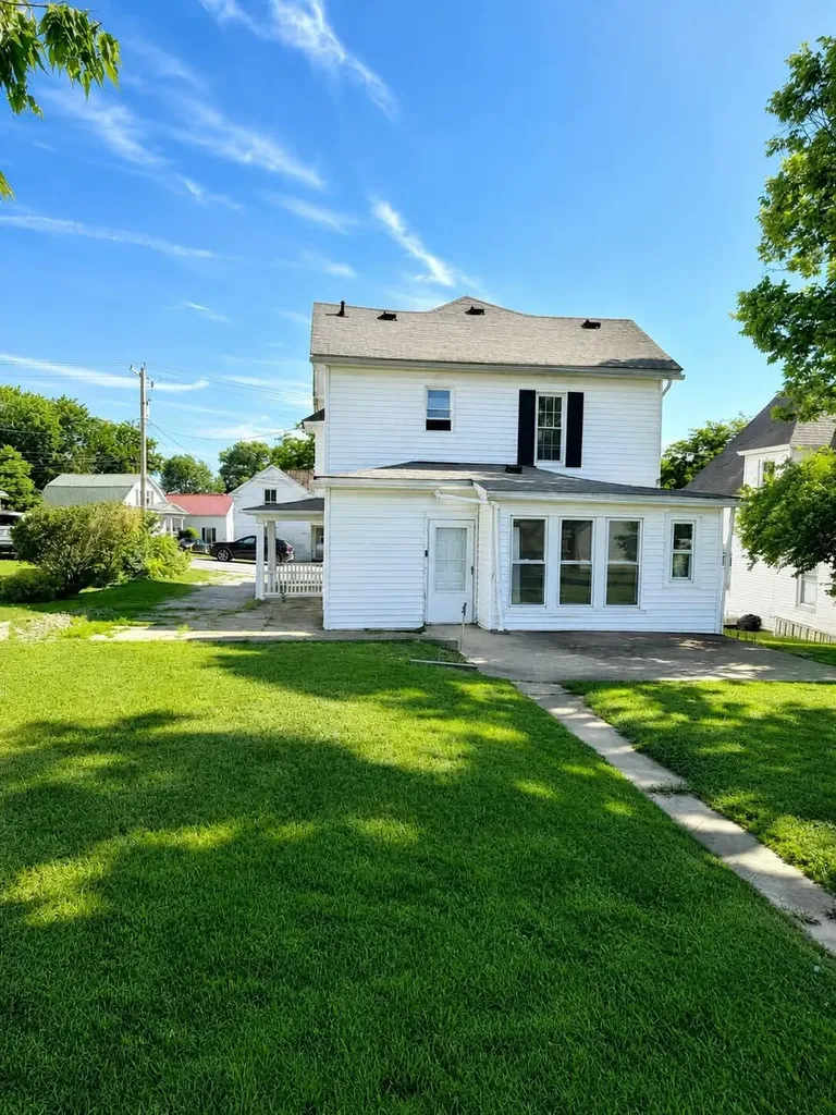 127 Mills Avenue Flemingsburg KY 41041