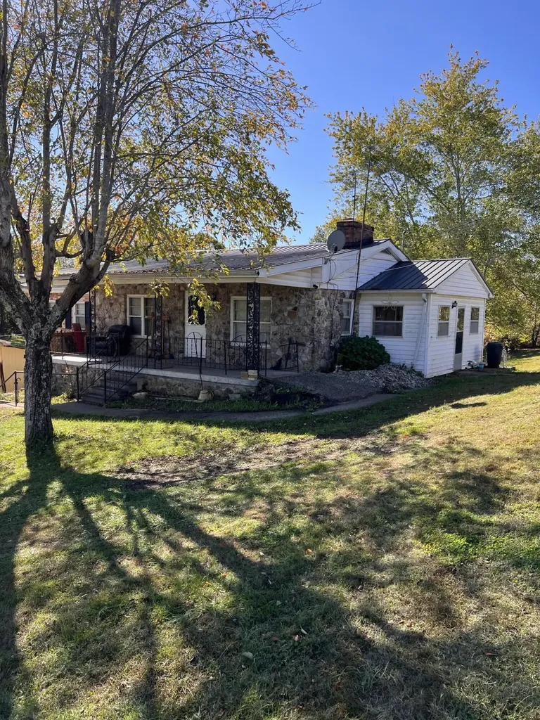 10 Beech Fork Road Clay City KY 40312