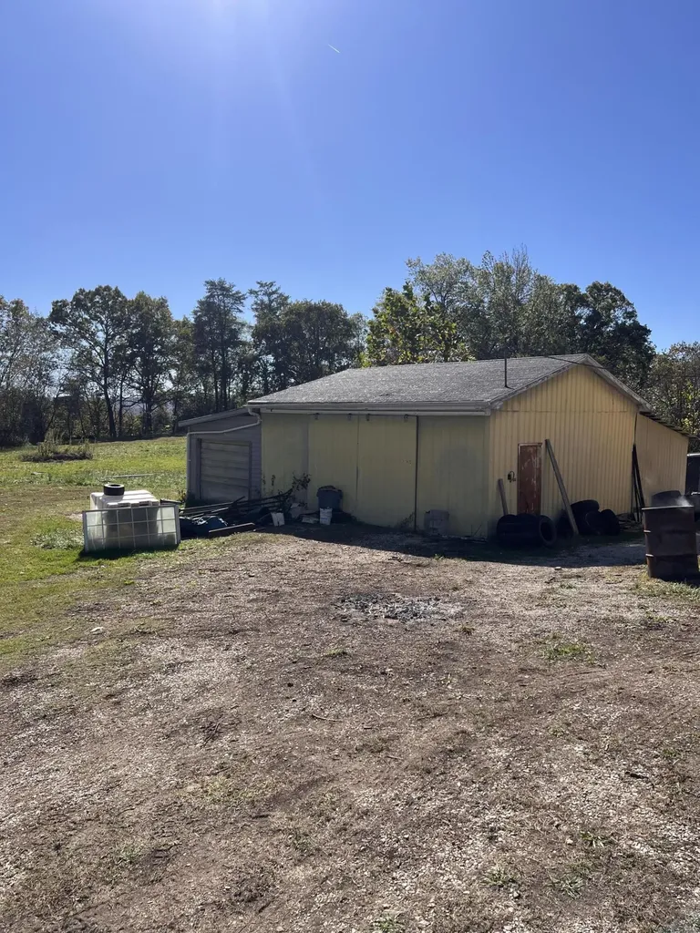 10 Beech Fork Road Clay City KY 40312