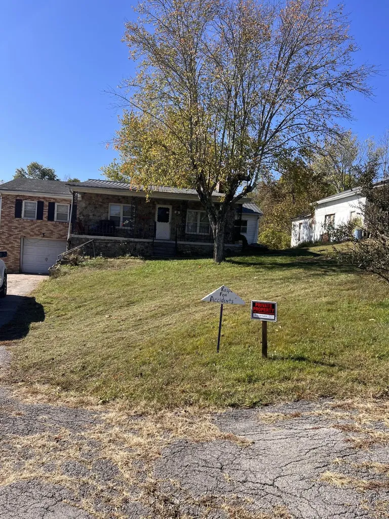 10 Beech Fork Road Clay City KY 40312