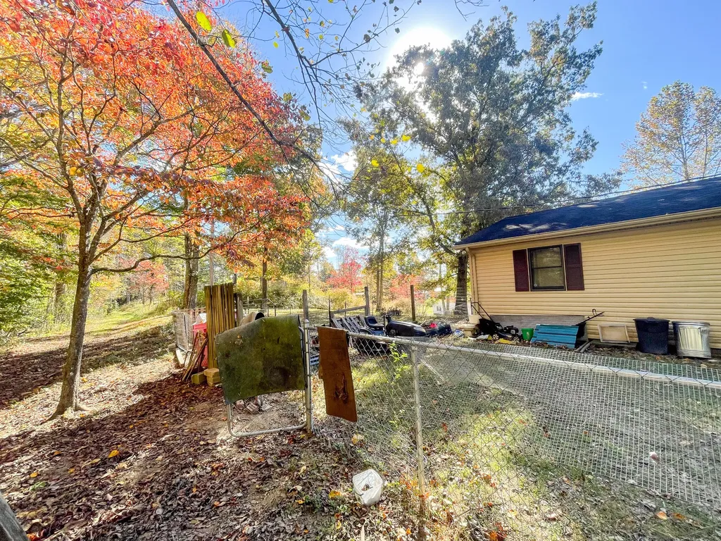 300 Baker Barr Subdivision Road Beattyville KY 41311