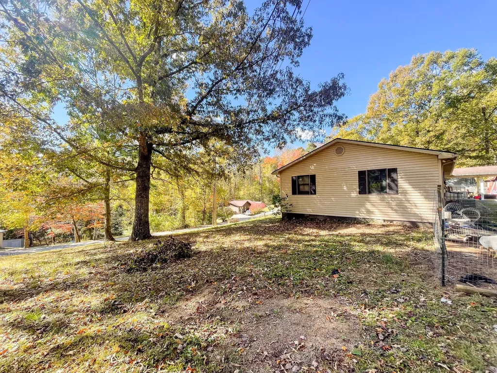 300 Baker Barr Subdivision Road Beattyville KY 41311