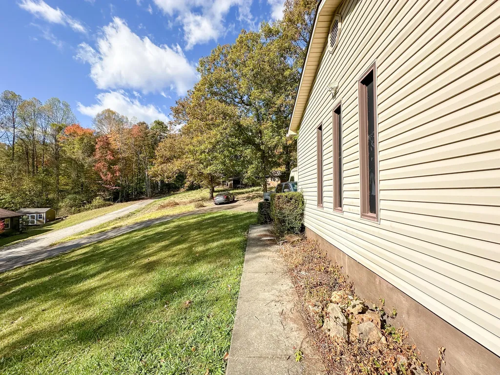 300 Baker Barr Subdivision Road Beattyville KY 41311