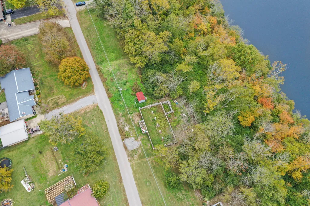154 Cedar Lane Harrodsburg KY 40330