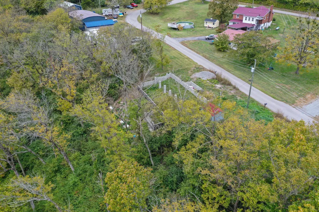 154 Cedar Lane Harrodsburg KY 40330