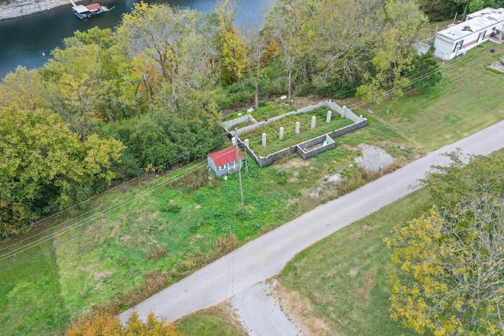 154 Cedar Lane Harrodsburg KY 40330