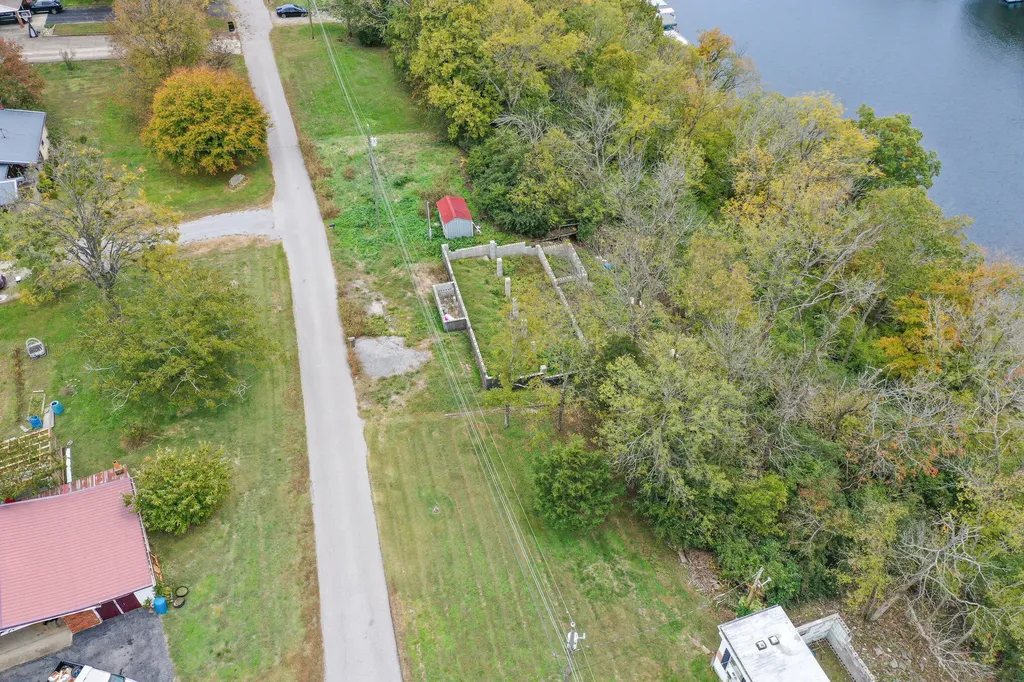 154 Cedar Lane Harrodsburg KY 40330