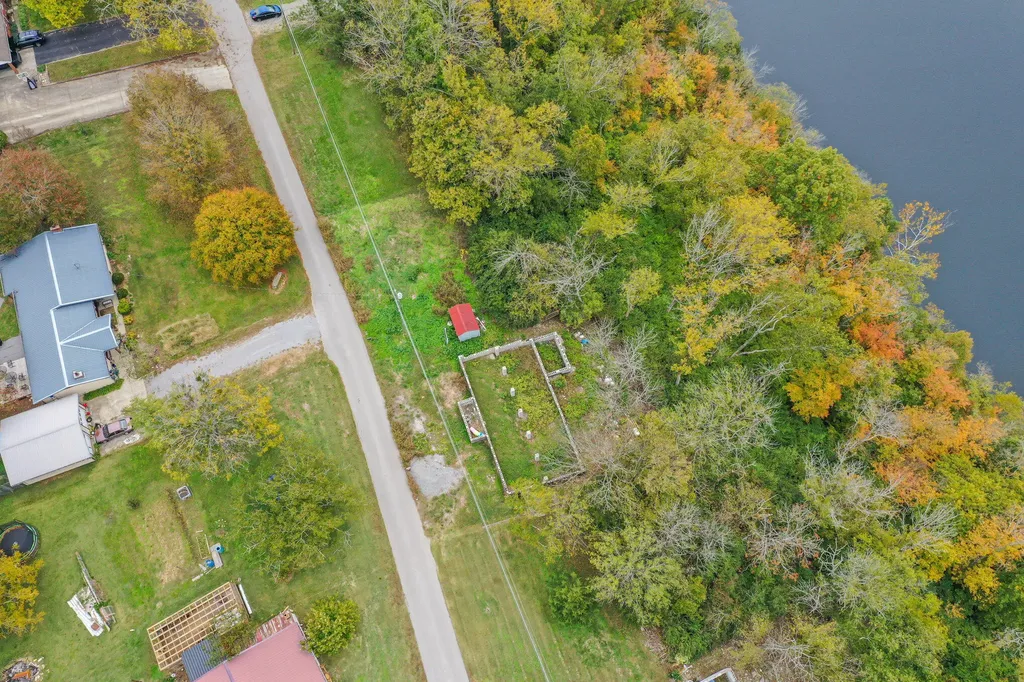 154 Cedar Lane Harrodsburg KY 40330