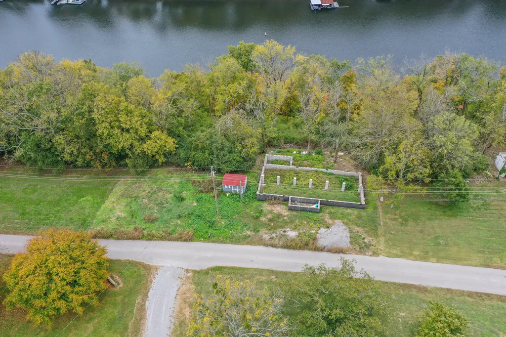 154 Cedar Lane Harrodsburg KY 40330