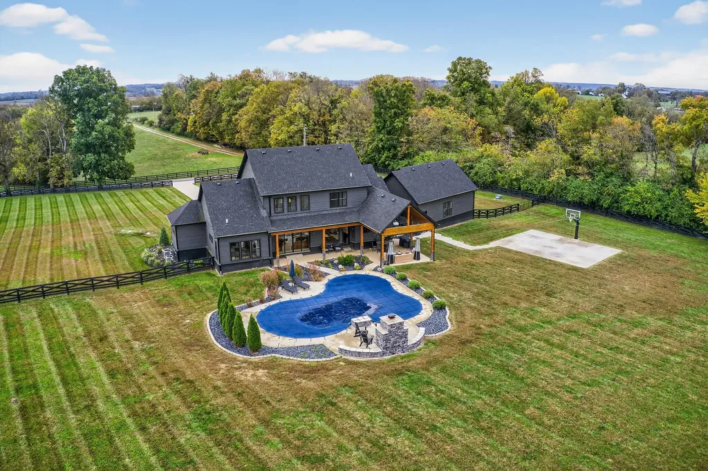 5039 Combs Ferry Road Winchester KY 40391