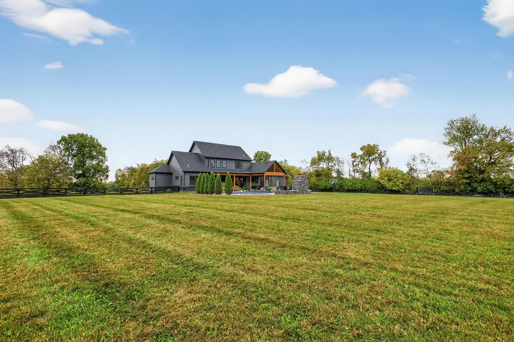 5039 Combs Ferry Road Winchester KY 40391