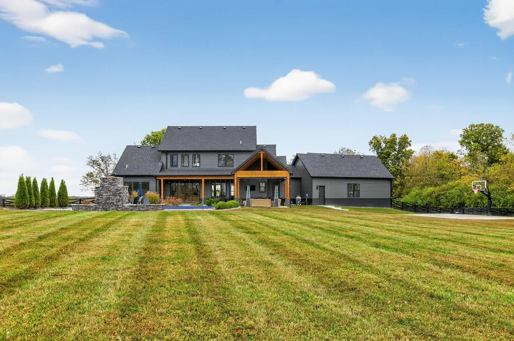 5039 Combs Ferry Road Winchester KY 40391