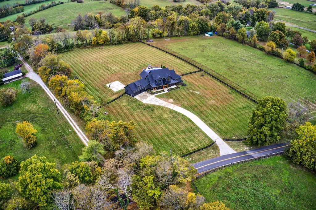 5039 Combs Ferry Road Winchester KY 40391