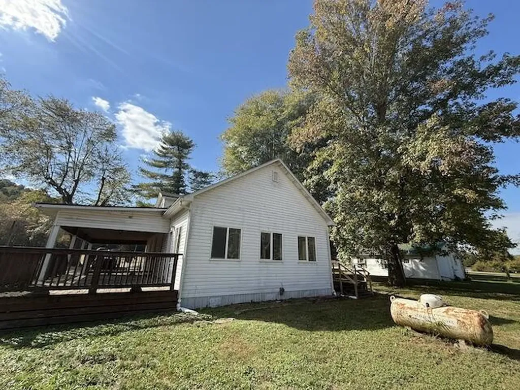 2114 S 211 Highway Salt Lick KY 40371