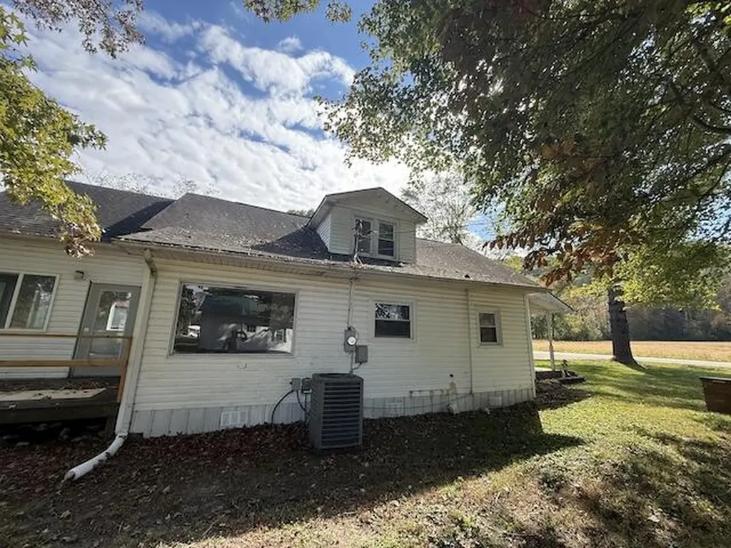 2114 S 211 Highway Salt Lick KY 40371