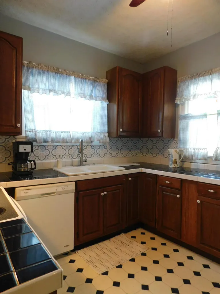 208 N Main Street Harlan KY 40831