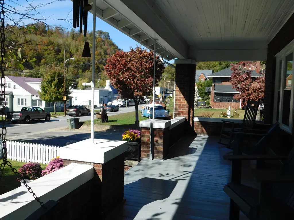 208 N Main Street Harlan KY 40831