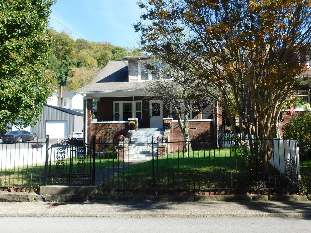 208 N Main Street Harlan KY 40831