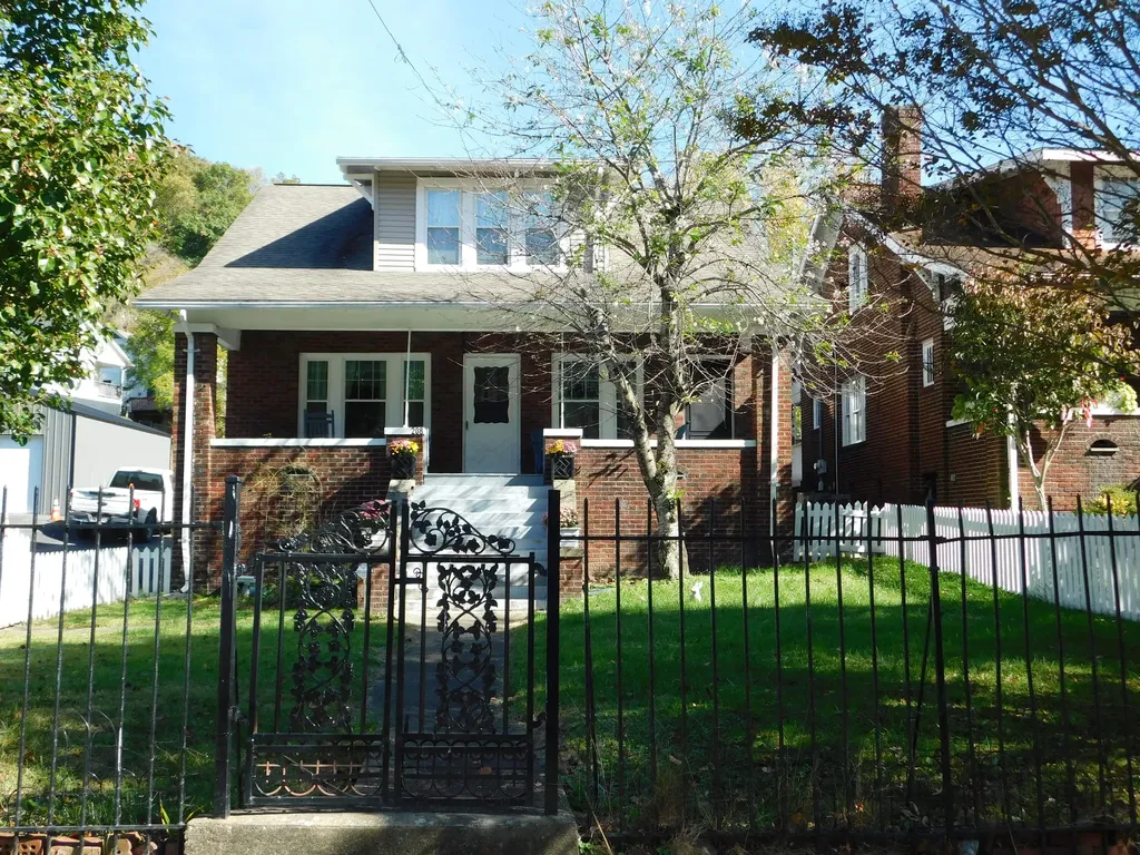 208 N Main Street Harlan KY 40831
