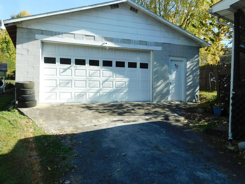 208 N Main Street Harlan KY 40831