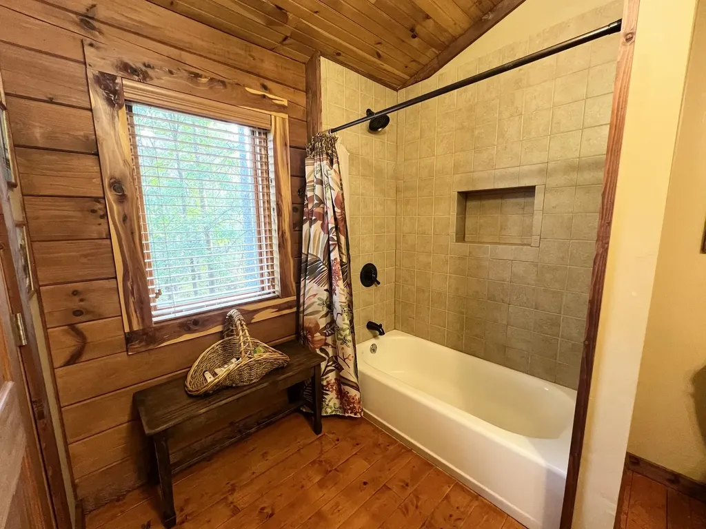935 Clifty Creek Road Jamestown KY 42629