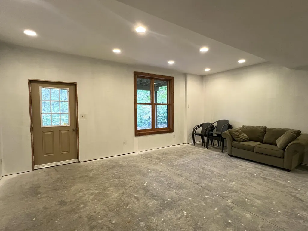 935 Clifty Creek Road Jamestown KY 42629