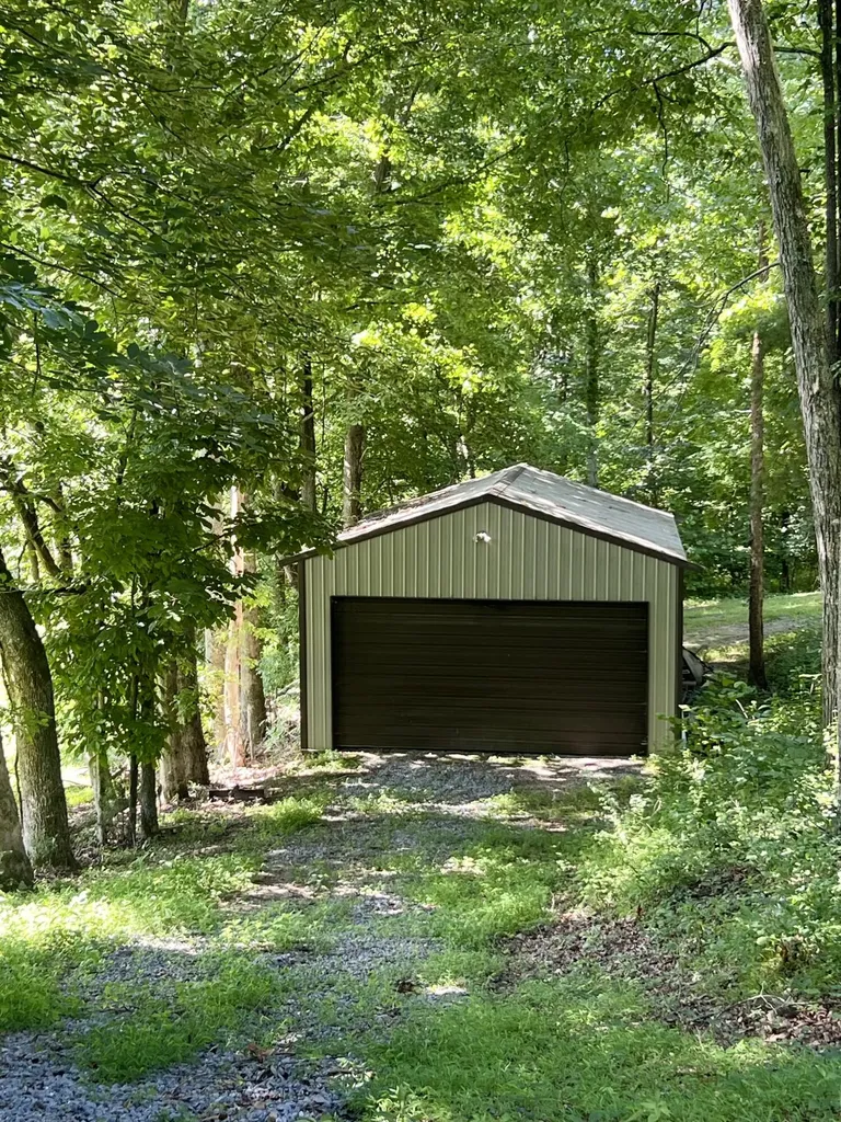 935 Clifty Creek Road Jamestown KY 42629