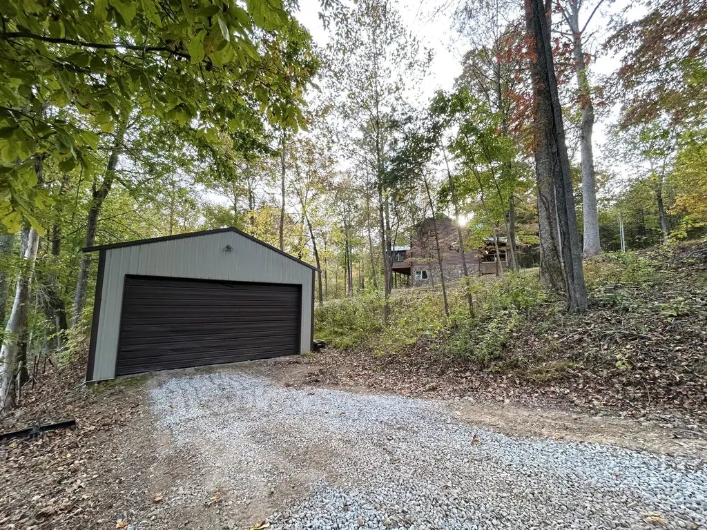 935 Clifty Creek Road Jamestown KY 42629