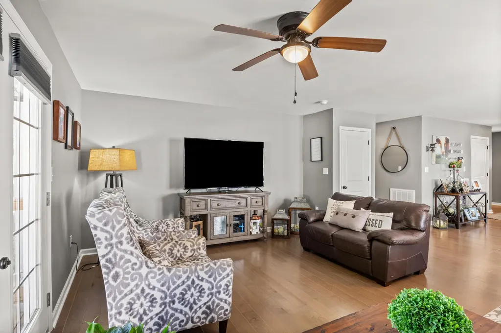 1013 Silver Leaf Drive Lawrenceburg KY 40342