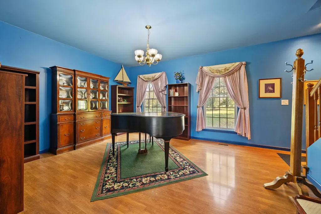 757 Collins Road Paris KY 40361